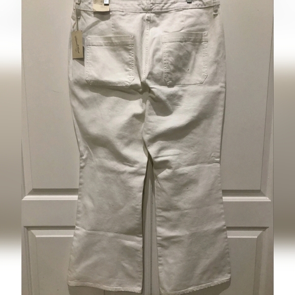 NWT Universal Thread High Rise White Flare Jeans Size 17 - Picture 6 of 10